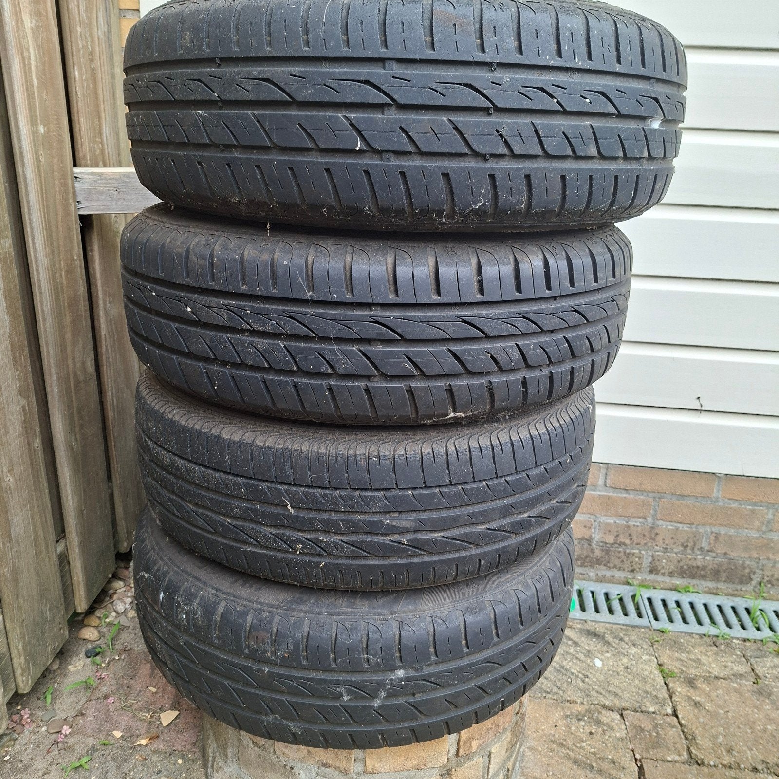 Autobanden 185/65 R15 met velgen en extra Renault velgen, Auto-onderdelen, Ophalen, Gebruikt, 15 inch, Banden en Velgen