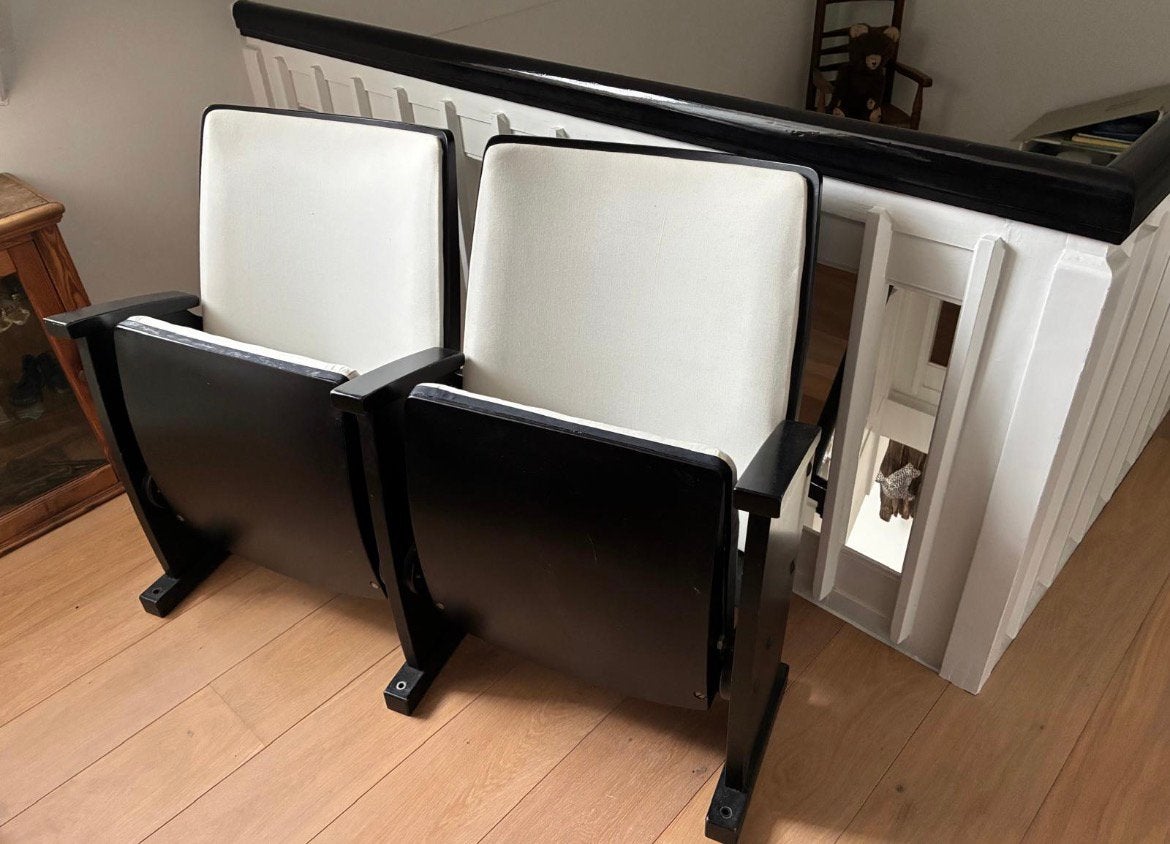 Bioscoop bankje in prima staat, Gebruikt, Twee, Oud model, Wit