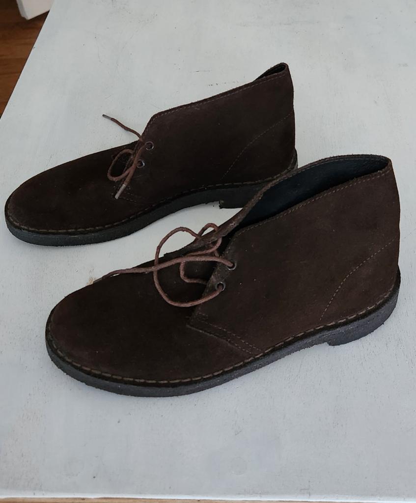 Clarks schoenen - Donkerbruin Suede - Maat 39, Bruin, Overige typen, Ophalen of Verzenden, Zo goed als nieuw