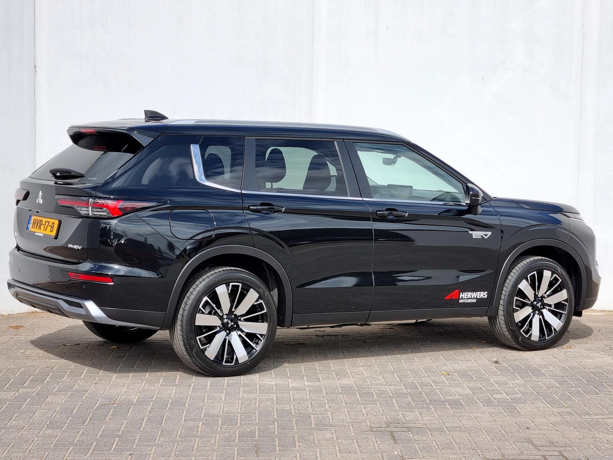 Mitsubishi Outlander 2.4 PHEV First Edition / Elektrische Ra, Automaat, Outlander, Euro 6, 4 cilinders