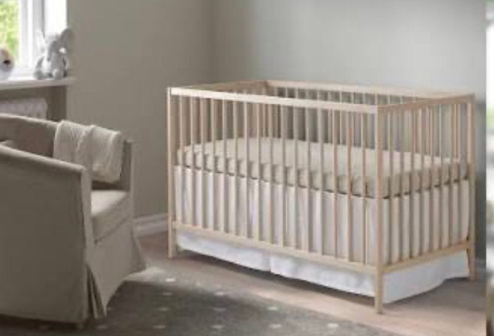 IKEA babybedje met matrasje en roezel, z.g.a.n., Ophalen, Zo goed als nieuw, Ledikant