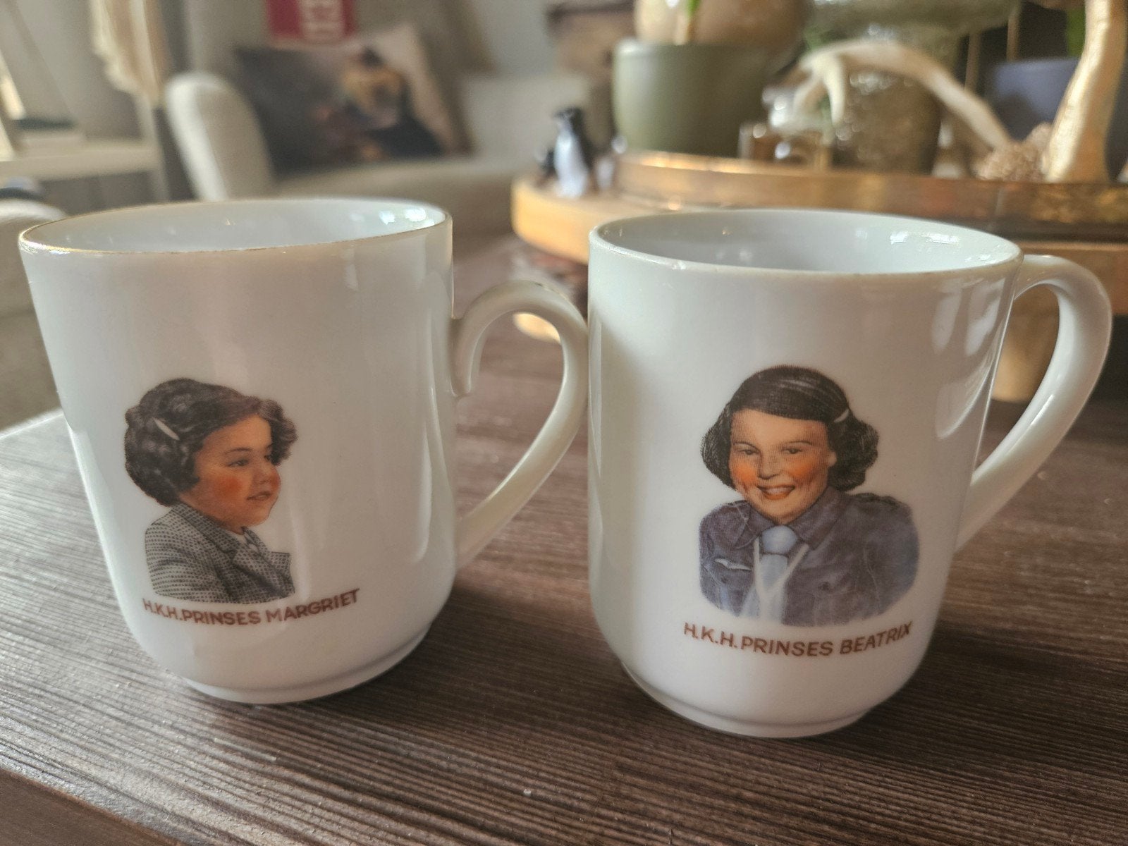 Oranjehuis Mokken: Prinses Margriet & Beatrix, Antiek en Kunst, Ophalen of Verzenden