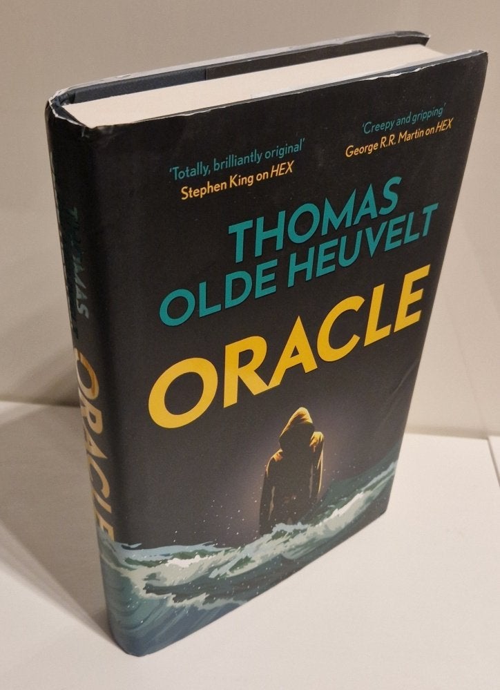 Thomas Olde Heuvelt - Oracle [EN], Boeken, Ophalen of Verzenden, Gelezen