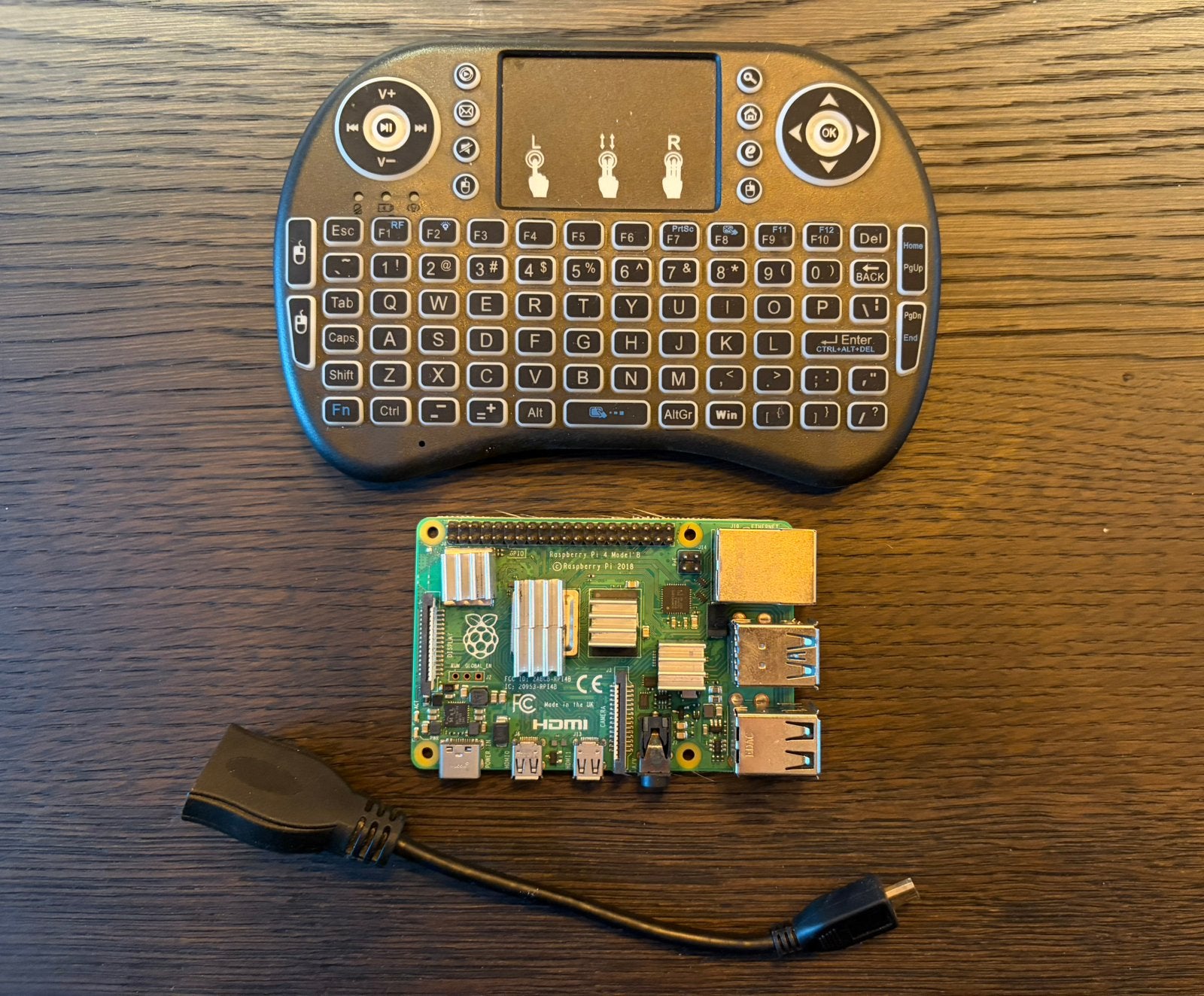 Raspberry Pi 4 Model B 4GB + draadloos toetsenbord + HDMI, Ophalen of Verzenden, Zo goed als nieuw, 4 GB, Minder dan 2 Ghz