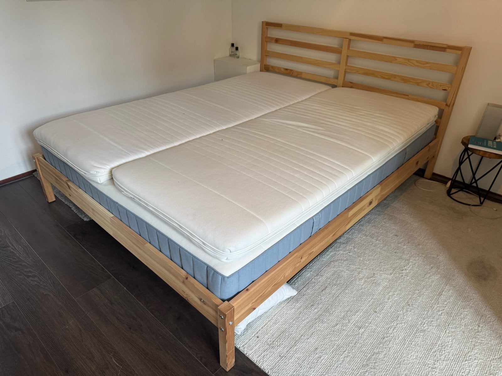 IKEA TARVA Bedframe met VESTERÖY matras en TUSSÖY toppers, Ophalen, Gebruikt, Beige, Tweepersoons