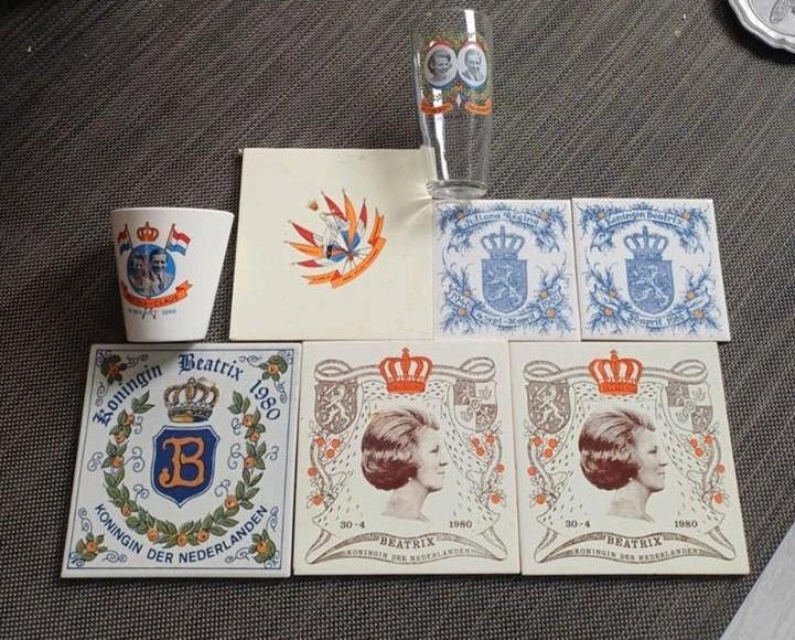 Verzameling Koningshuis: Tegels, Glas en Meer, Verzamelen, Ophalen of Verzenden, Gebruikt, Nederland, Servies