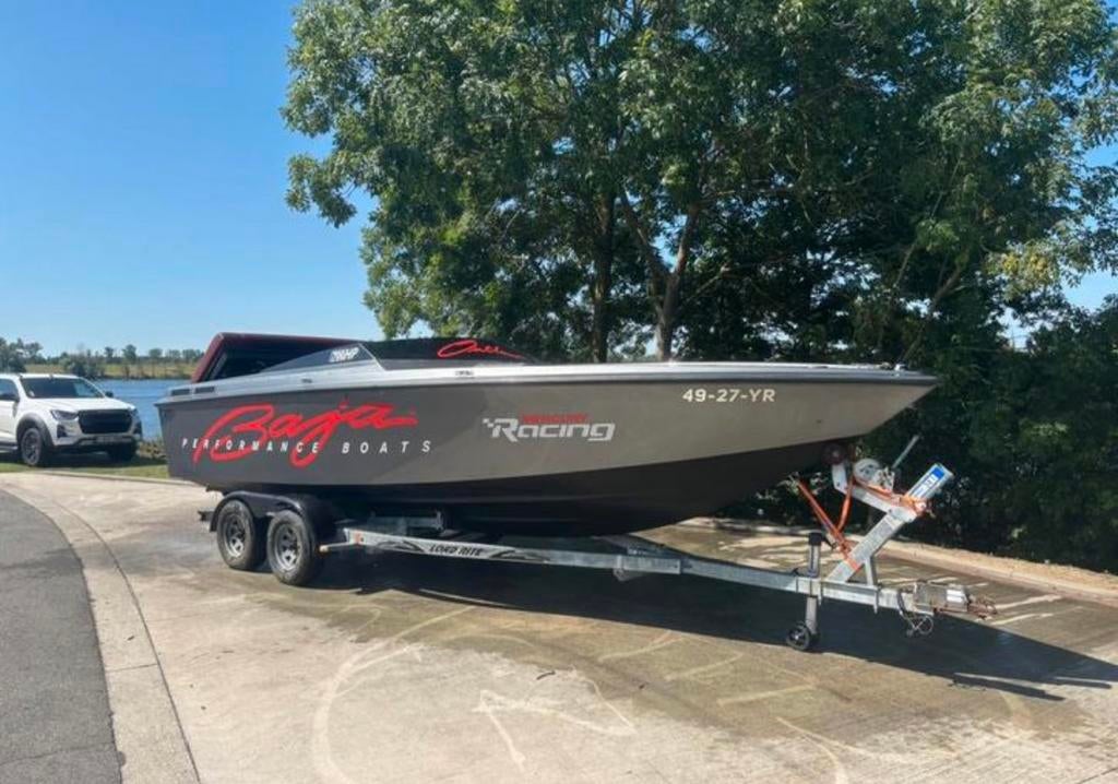 Baja Outlaw 24 ft. | Blower/Supercharged | 660 PK 1050nm, Ophalen, Binnenboordmotor, 200 pk of meer, Polyester