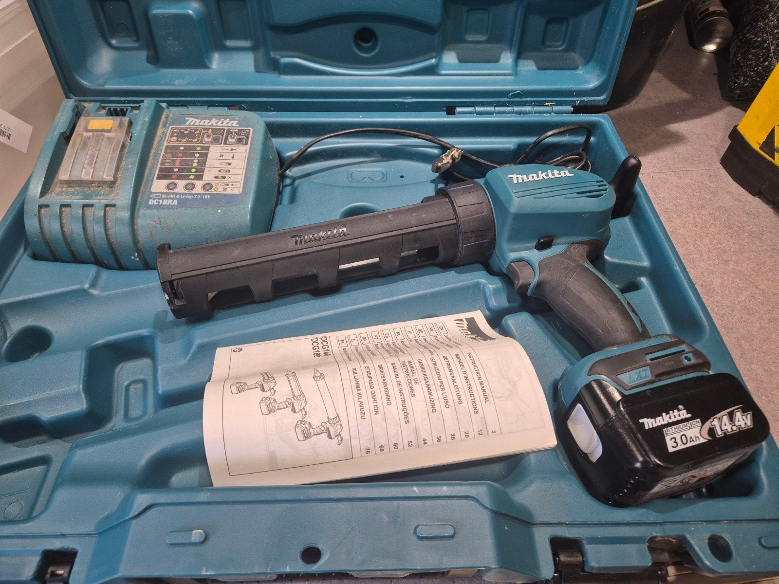 zgan Makita DCG180 Kit: Kitpistool, Accu, Oplader en Koffer, Ophalen, Gebruikt