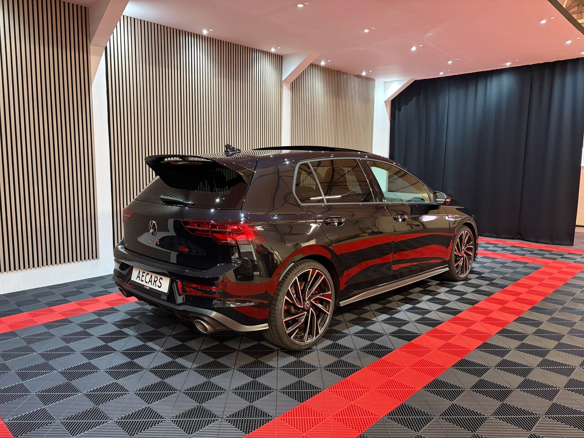 Volkswagen GOLF 2.0 TSI GTI Clubsport Pano Leder Camera Keyl, Auto's, Automatische klimaatregeling, Euro 6, 4 cilinders, 1984 cc