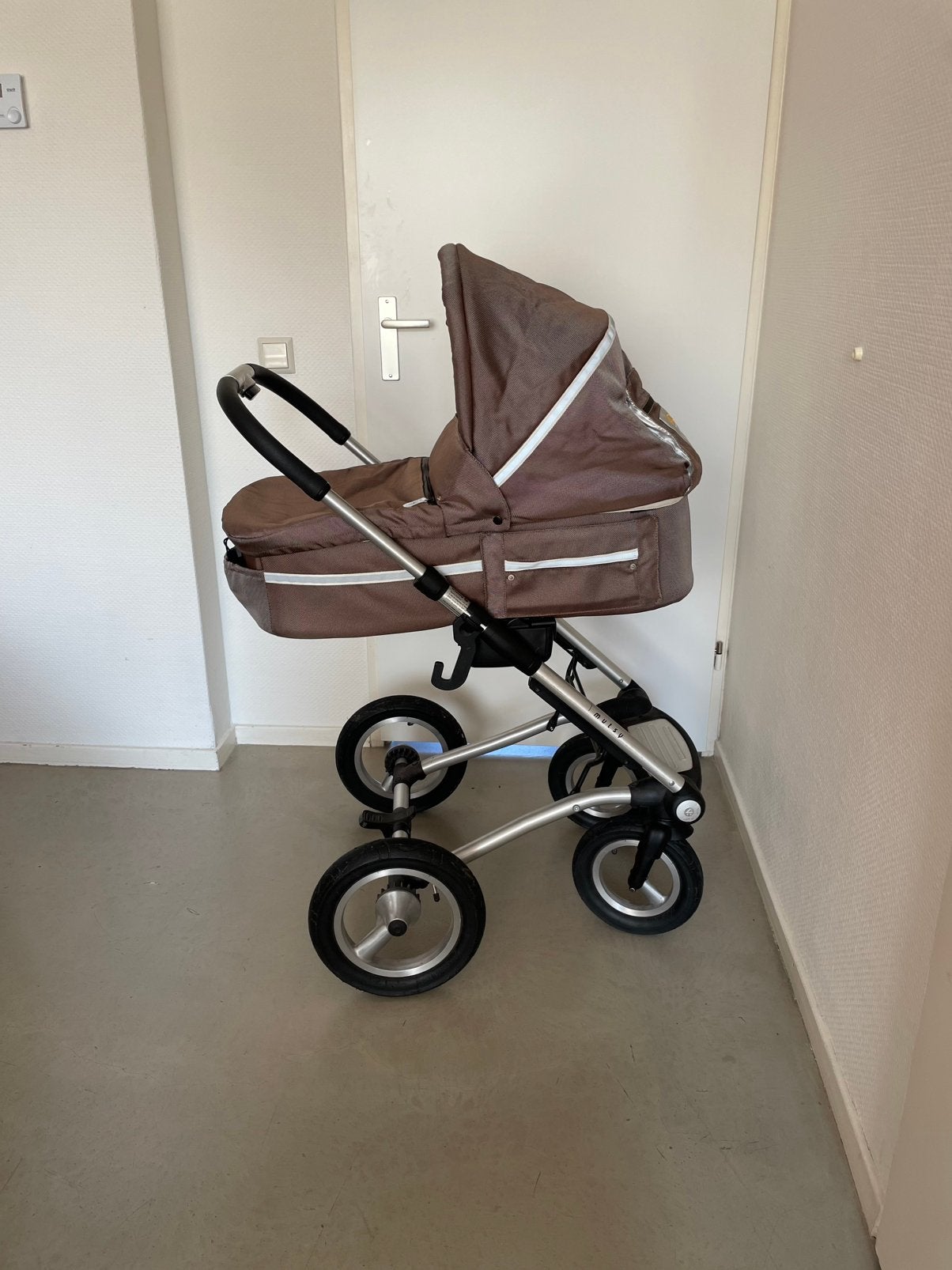 Taupe Mutsy kinderwagen – compleet & zo goed als nieuw, Ophalen of Verzenden, Zo goed als nieuw, Mutsy