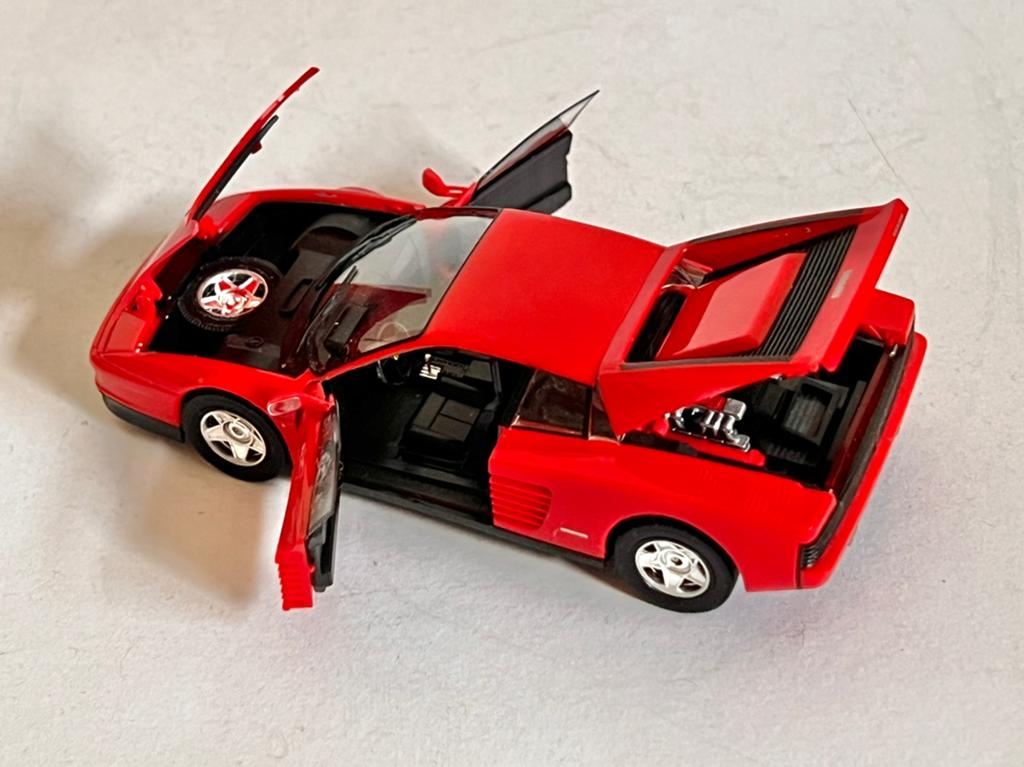 Herpa Ferrari Testarossa kunststof code 2 in 1:43, Ophalen of Verzenden, Zo goed als nieuw, Auto, Overige merken