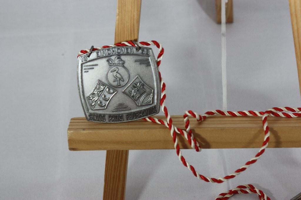 Carnavalsmedaille Stadsprins Federatius Eindhoven 1968 mooi, Verzamelen, Overige Verzamelen, Gebruikt, Ophalen of Verzenden