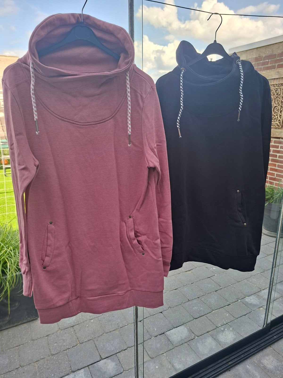 Lange hoodie met col - Zwart en Roze, Kleding | Dames, Truien en Vesten, Zwart, Maat 42/44 (L), Ophalen of Verzenden, Onbekend