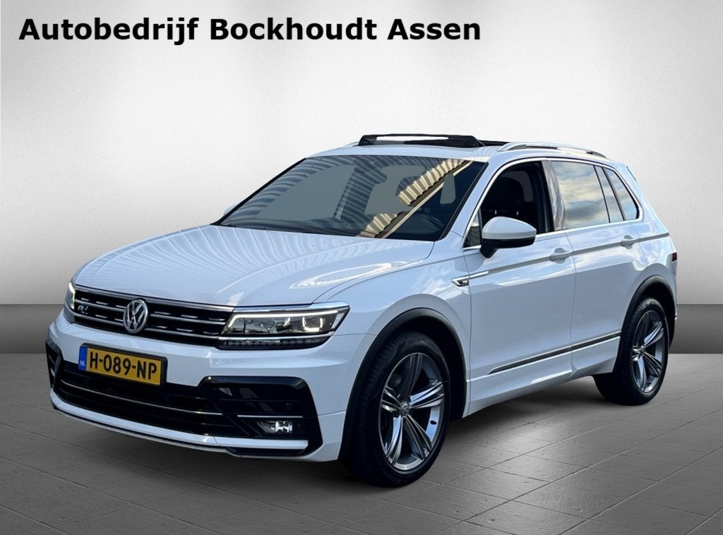Volkswagen Tiguan 1.5 TSI Highline Business R | Panorama Dak, Auto's, Stof, 4 cilinders, 150 pk, Wit