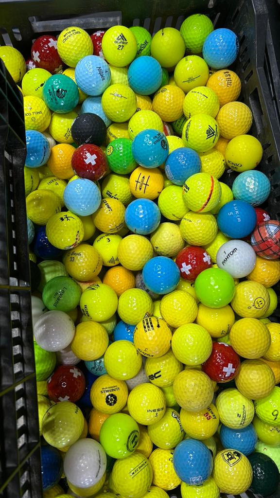 100 Stuks Gekleurde Golfballen, Ophalen of Verzenden, Zo goed als nieuw, Bal(len)