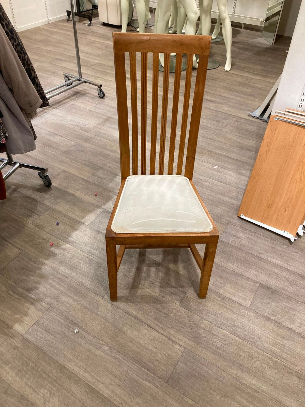 3 x stoelen : DONERDAG 1/10 OPHALEN IN HUIZEN, Ophalen, Gebruikt, Hout, Drie