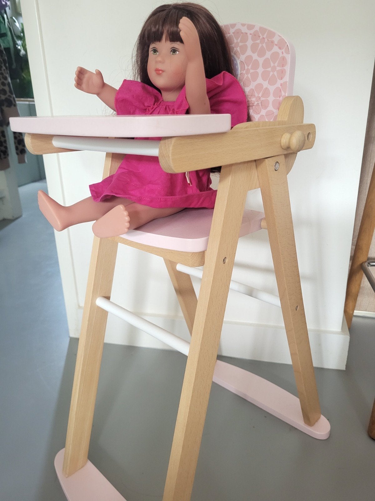 Kathe Kruse pop met opklapbare poppenstoel, Kinderen en Baby's, Speelgoed | Poppen, Ophalen, Gebruikt, Overige typen
