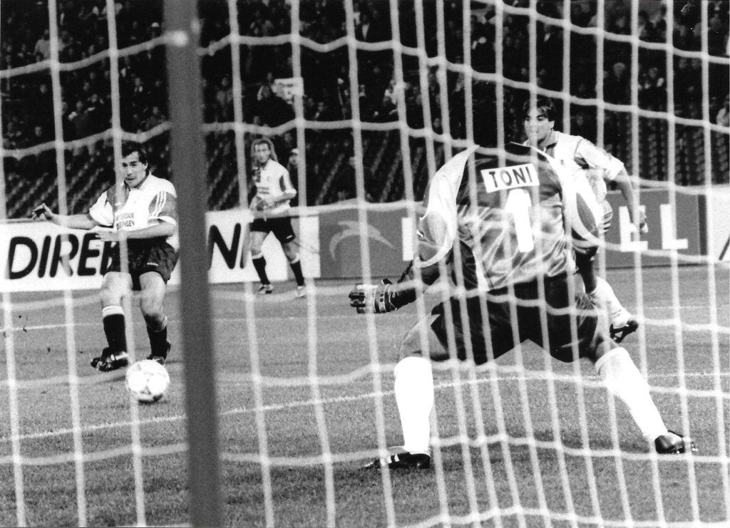 persfoto Piet Bouts 29-10-1996 Feyenoord - Espanol 2x, Verzenden, Zo goed als nieuw, Feyenoord, Poster, Plaatje of Sticker