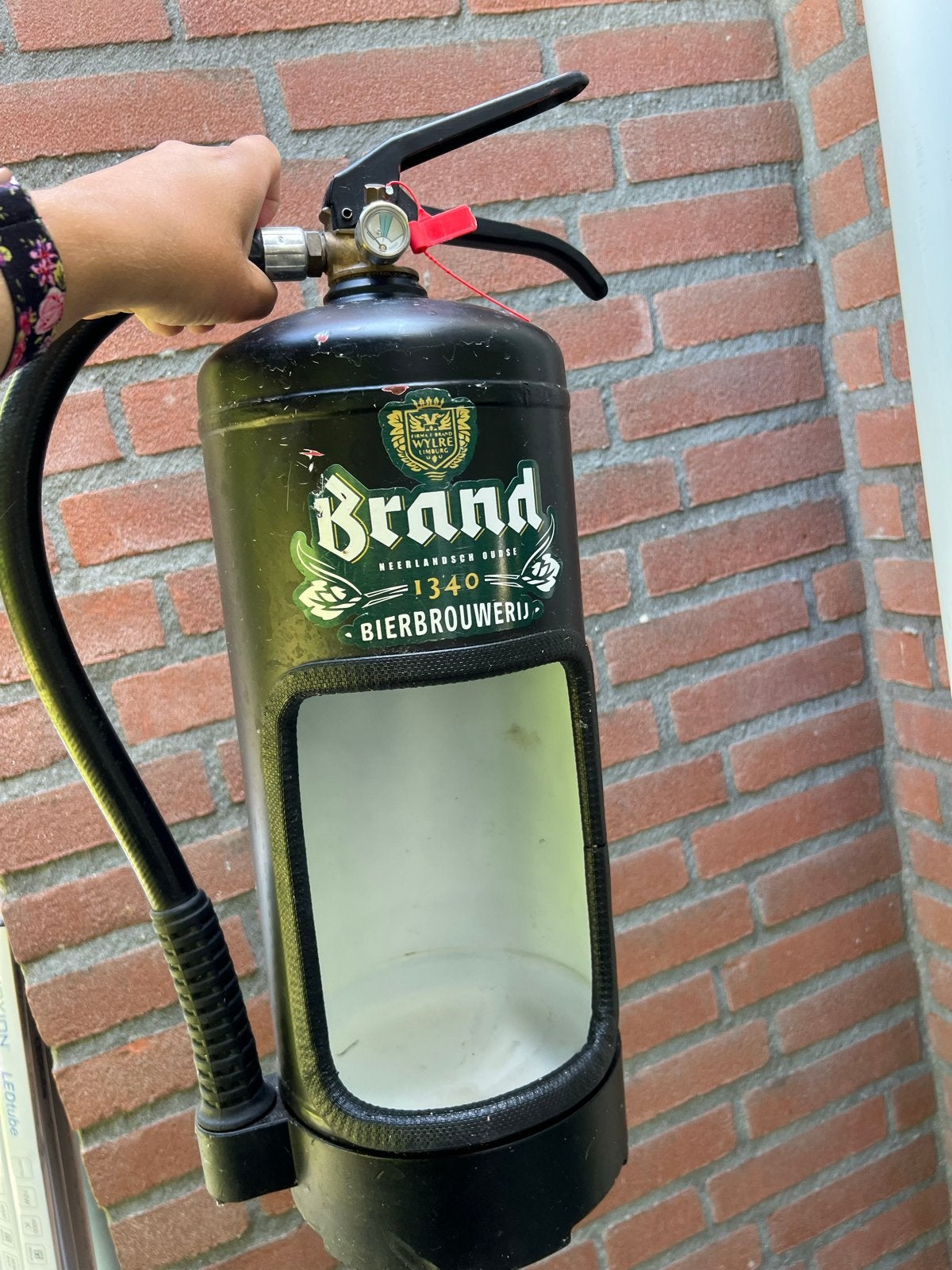 Brandbier brandblusser leuk voor in tuinhuis, Tuin en Terras, Tuinhuizen, Gebruikt, Overige typen, Metaal, Ophalen