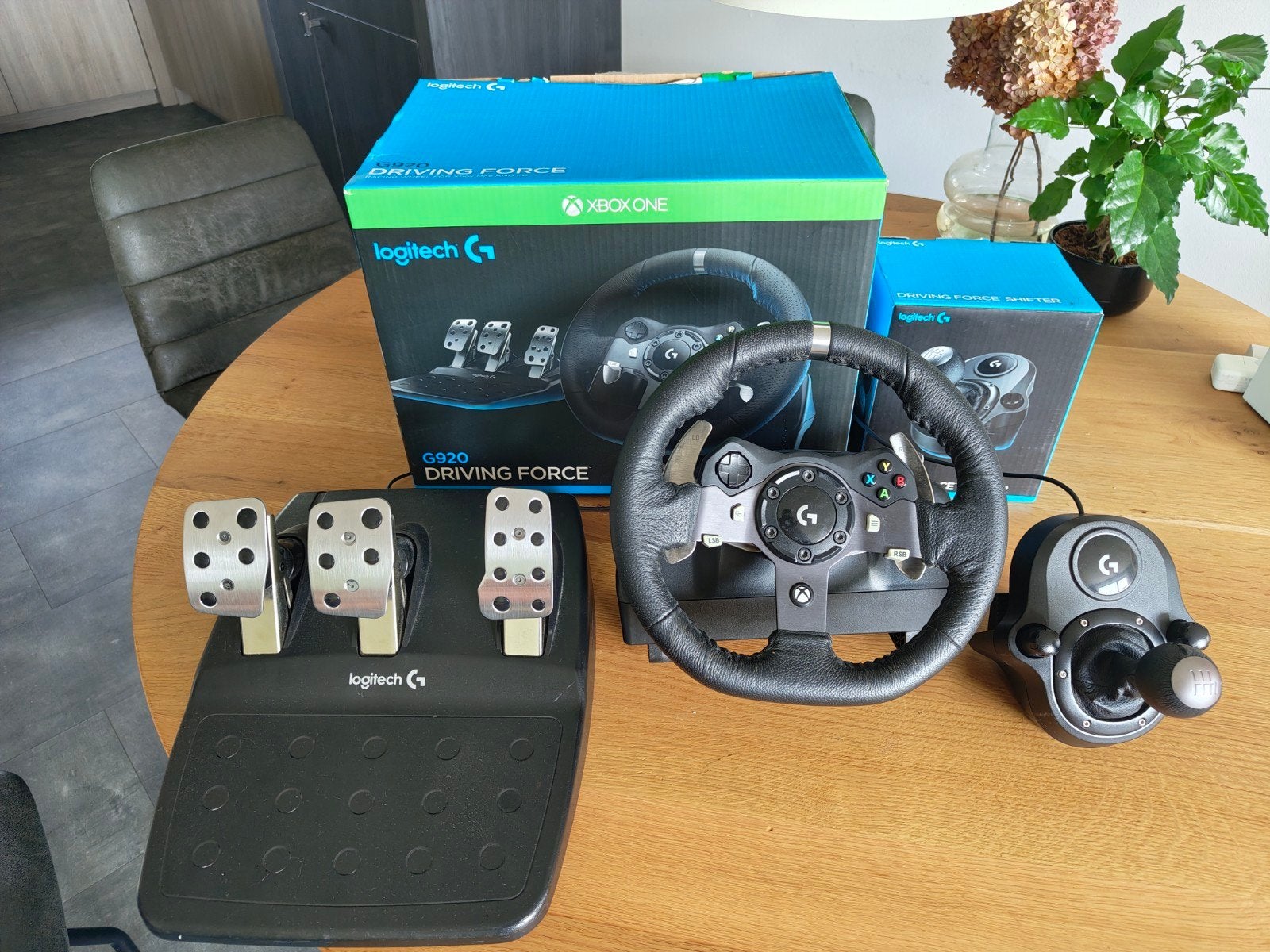 Logitech G920 Driving Force racestuur met pedalen en shifter, Spelcomputers en Games, Ophalen of Verzenden, Zo goed als nieuw