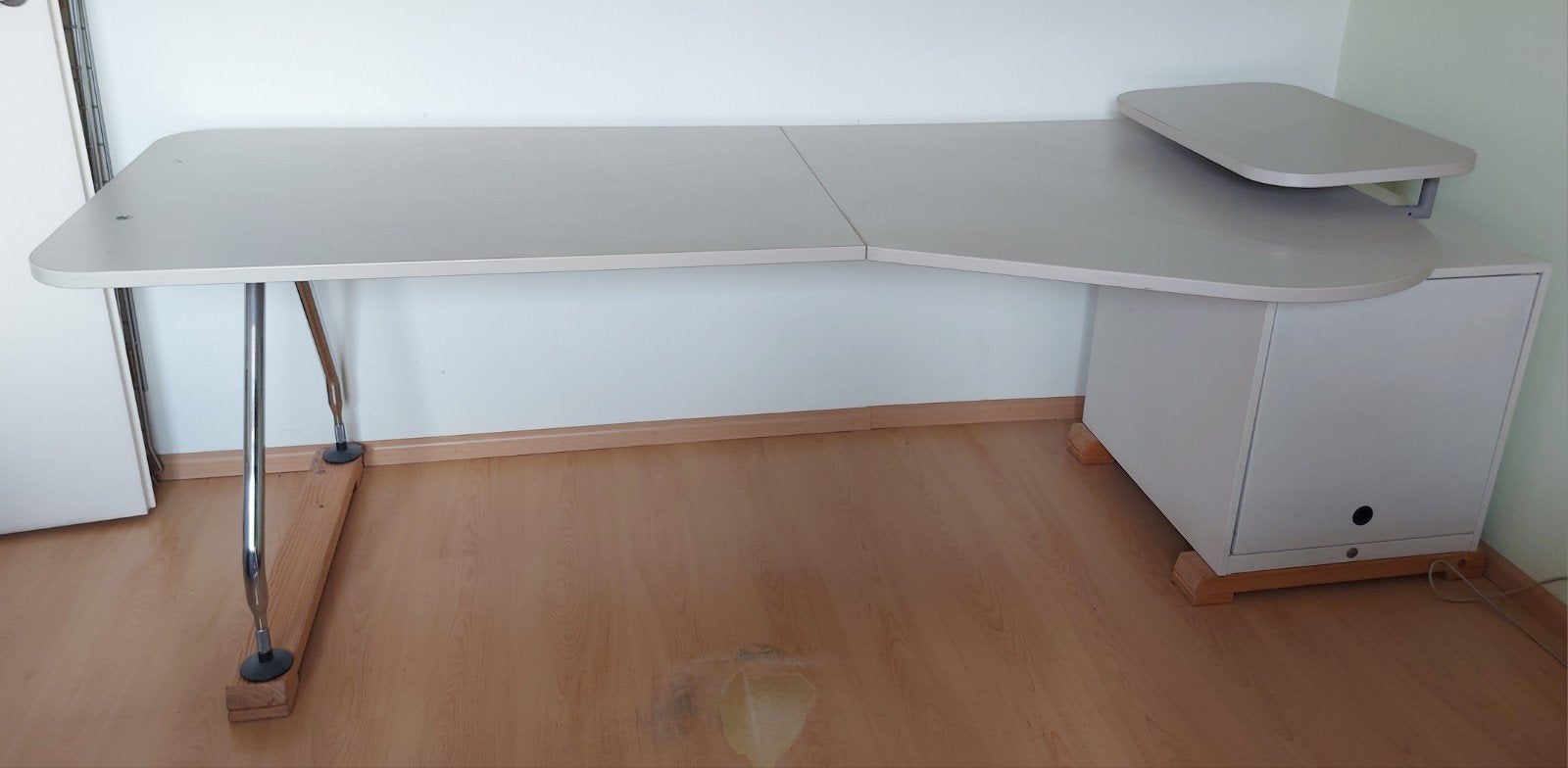 Vitra Antonio Citterio bureau met kastje, Ophalen, Zo goed als nieuw