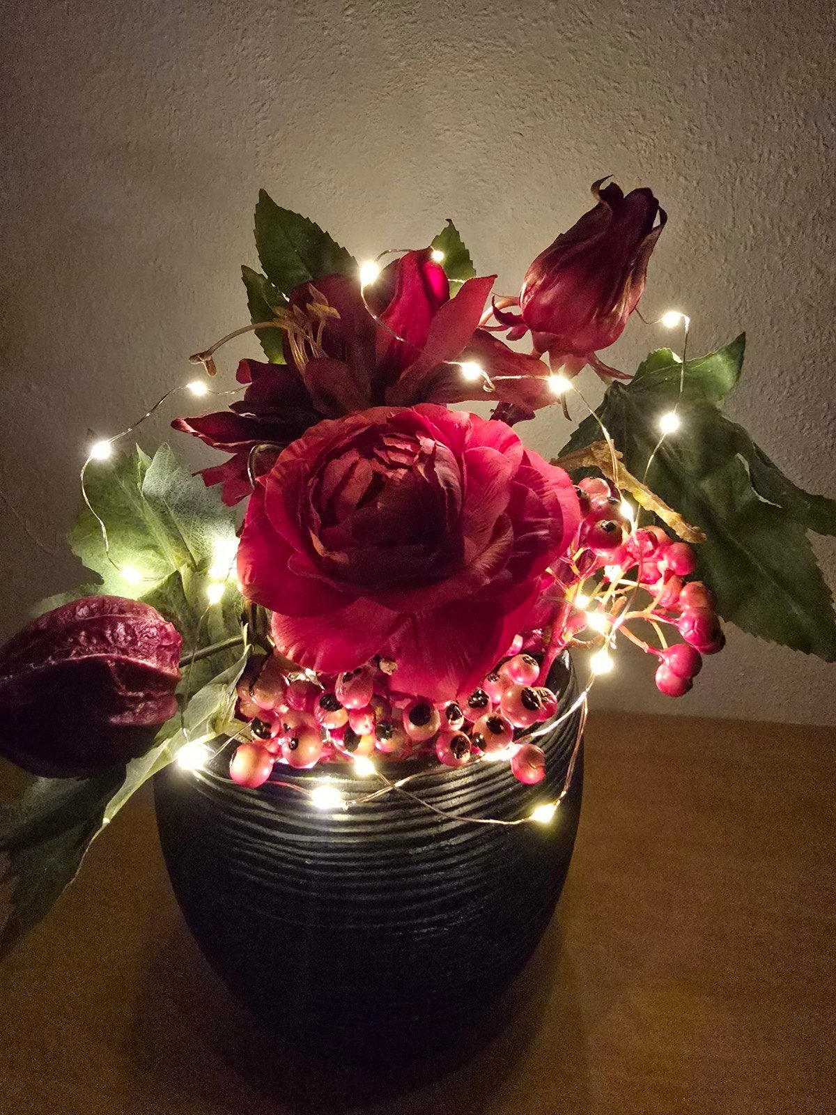 Prachtige vaas met luxe dieprood amaryllis kunstboeket+licht, Ophalen of Verzenden, Zo goed als nieuw