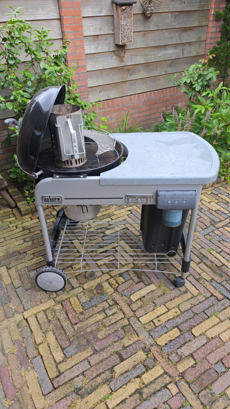 Weber Performer Deluxe GBS (57 cm), Ophalen, Zo goed als nieuw