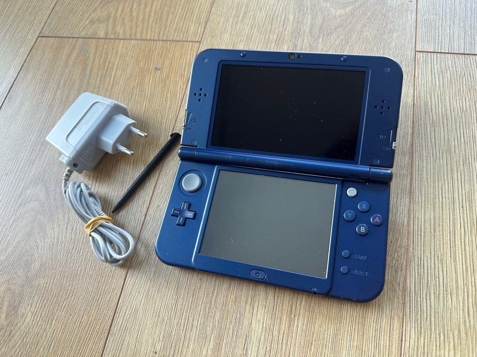 New Nintendo 3DS XL Incl Stylus & Oplader Nette Staat!!, Ophalen of Verzenden, Zo goed als nieuw