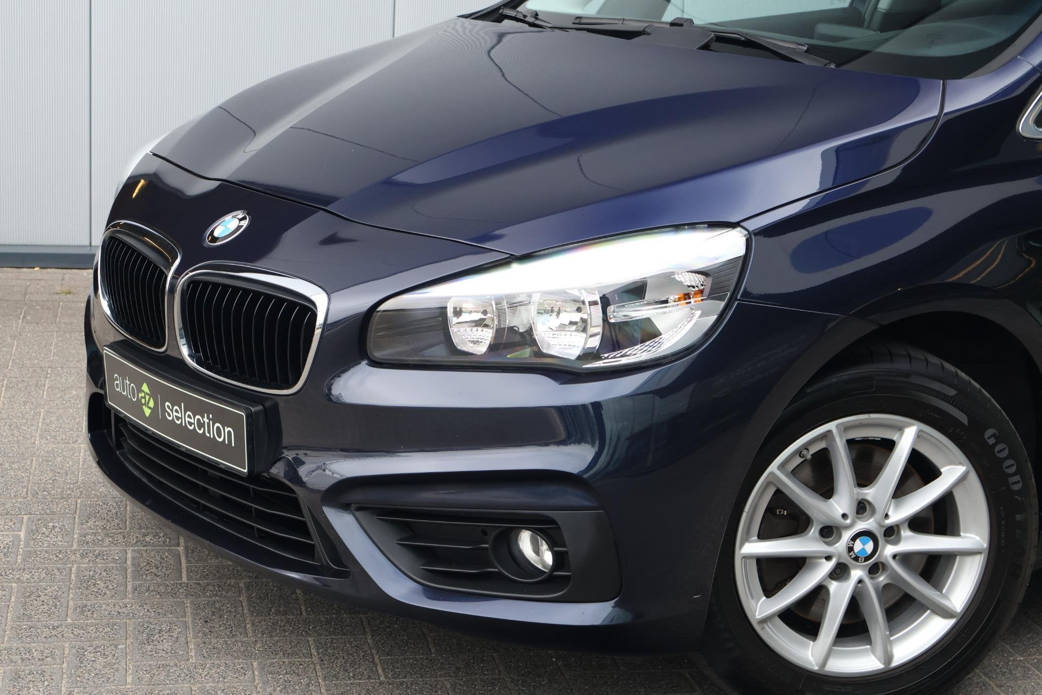 BMW 2-serie Active Tourer 218i Essential / PDC / Cruise cont, Auto's, BMW, Gebruikt, Euro 6, Blauw, Origineel Nederlands