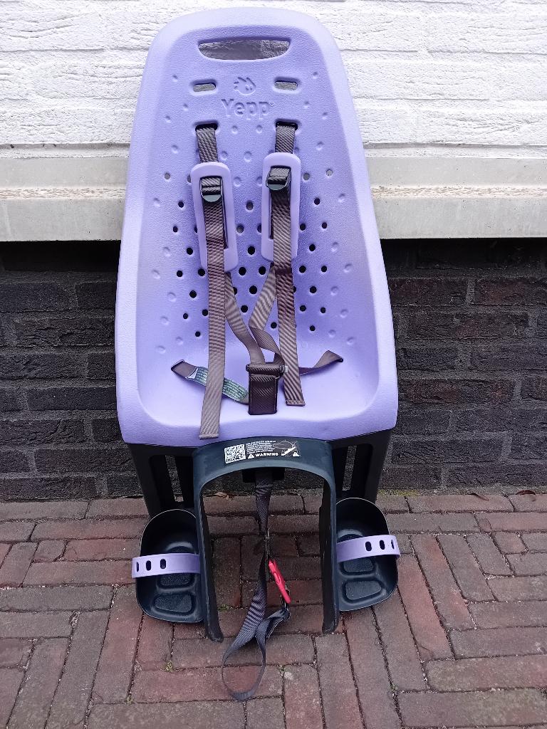 Yepp achterzitje – paars, Fietsen en Brommers, Fietsaccessoires | Fietsstoeltjes, Ophalen, Achterzitje, Voetsteuntjes, 9 t/m 18 kg