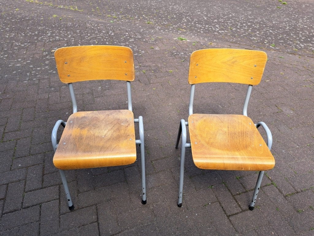 Schoolstoelen vintage, Huis en Inrichting, Stoelen, Ophalen, Gebruikt, Twee, Bruin