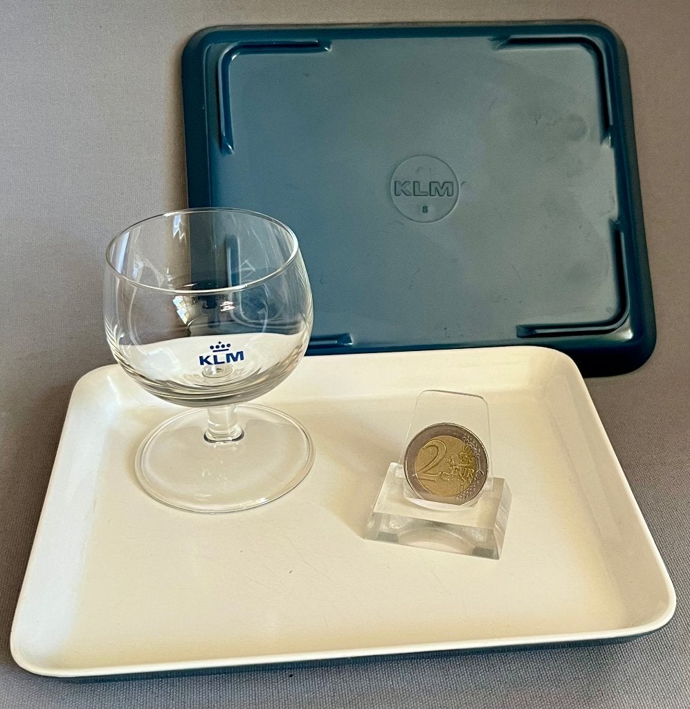 KLM, twee foodtrays en een borrelglaasje, mid-jaren zestig, Verzamelen, Ophalen of Verzenden, Gebruikt, Overige typen