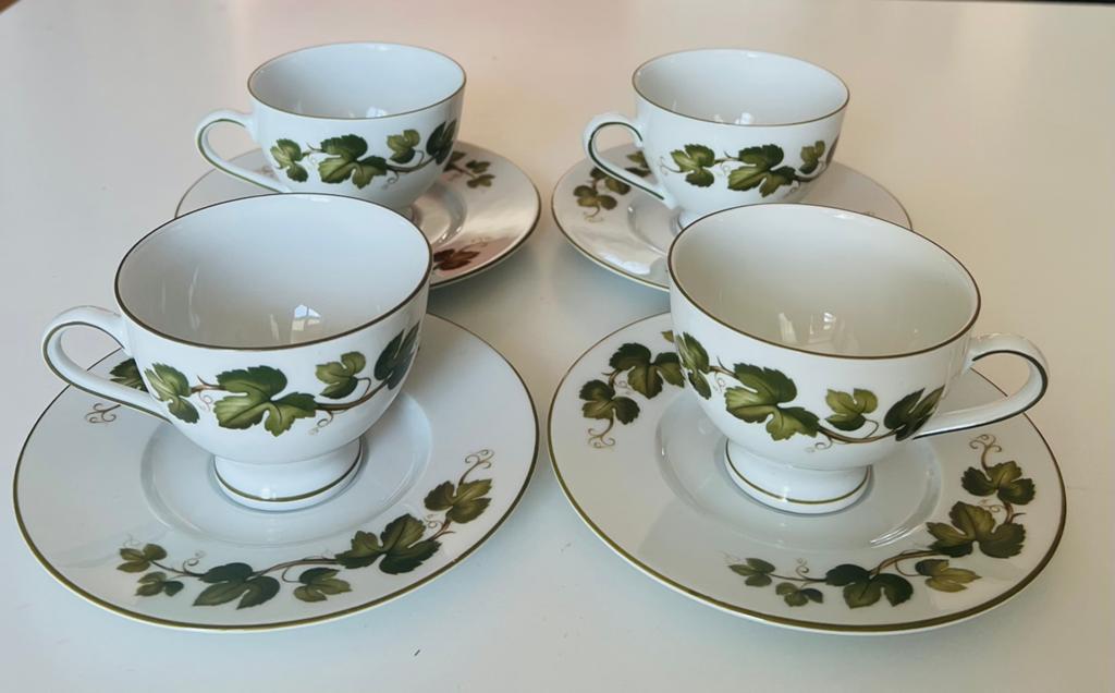 4 kop met schotels Winterling Marktleuthen Bavaria, Ophalen of Verzenden, Zo goed als nieuw, Overige stijlen, Kop(pen) en/of Schotel(s)