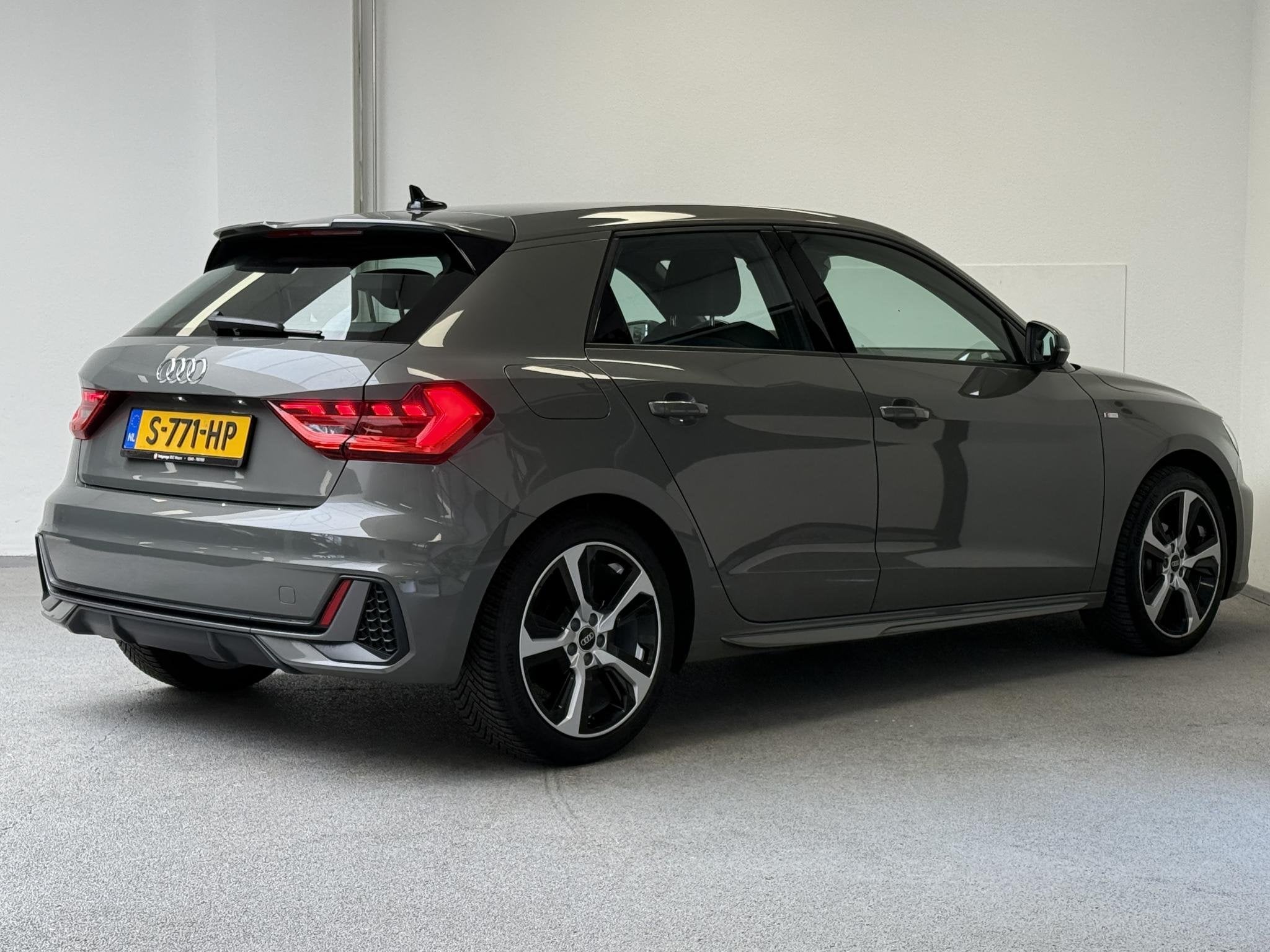 Audi A1 Sportback 25 TFSI S-Line | CARPLAY | VIRTUAL | ORGNL, Auto's, 95 pk, Leder en Stof, 49 €/maand, Origineel Nederlands