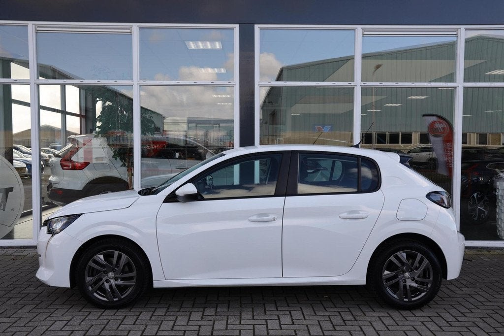 Peugeot 208 1.5 BlueHDi Blue Lease Active |Carplay|Navigatie, Auto's, Peugeot, Voorwielaandrijving, Gebruikt, Euro 6, Wit