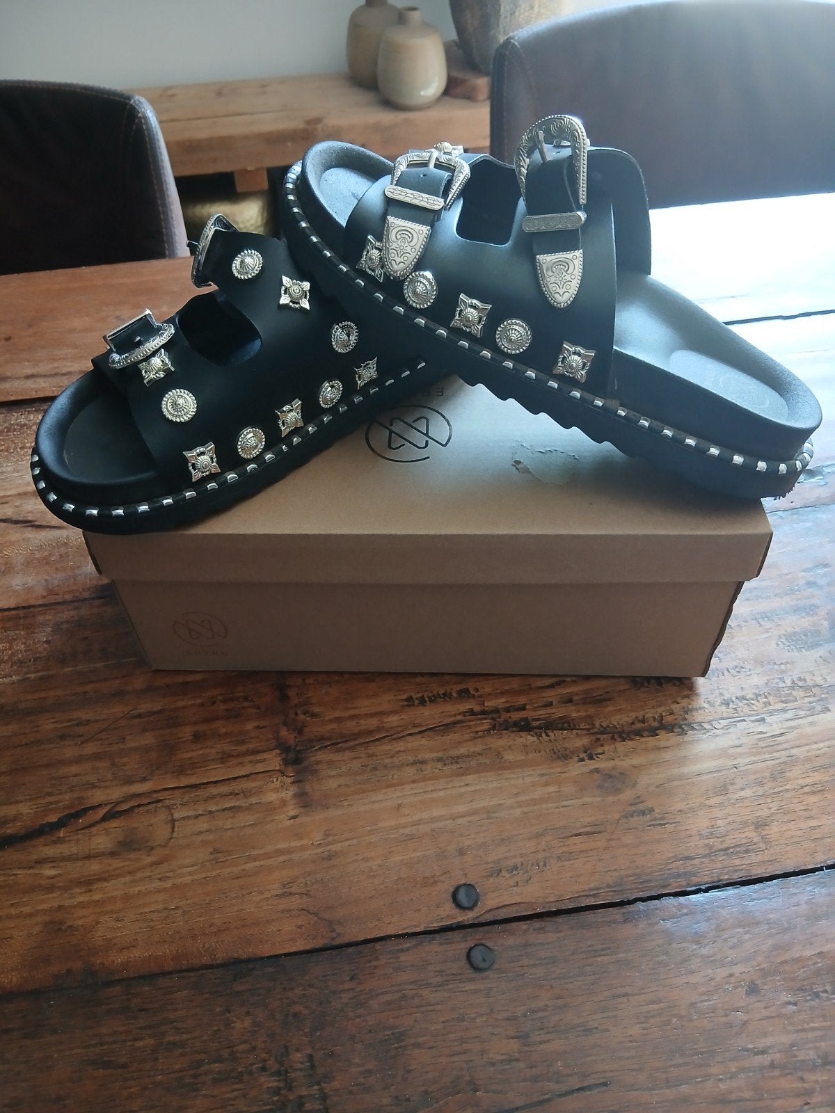 Slippers Erynn, Ophalen of Verzenden, Zo goed als nieuw, Zwart