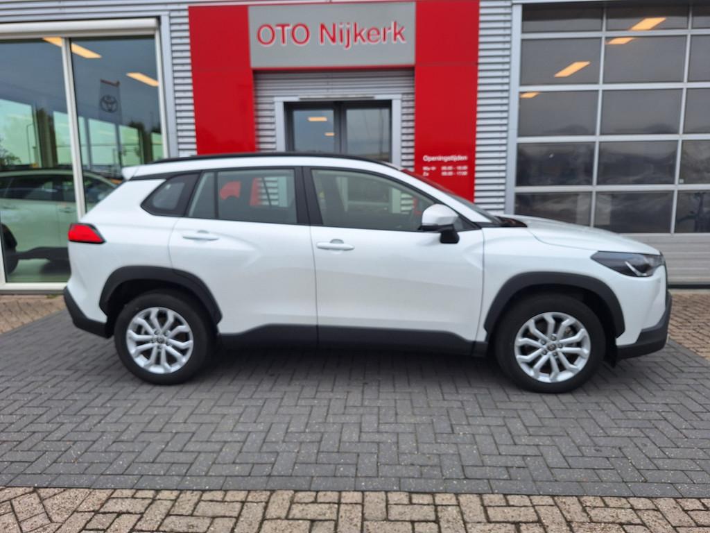 Toyota Corolla Cross Hybrid 140 Active met winterpack, Auto's, Toyota, 12 maanden, Stof, Wit, Bedrijf
