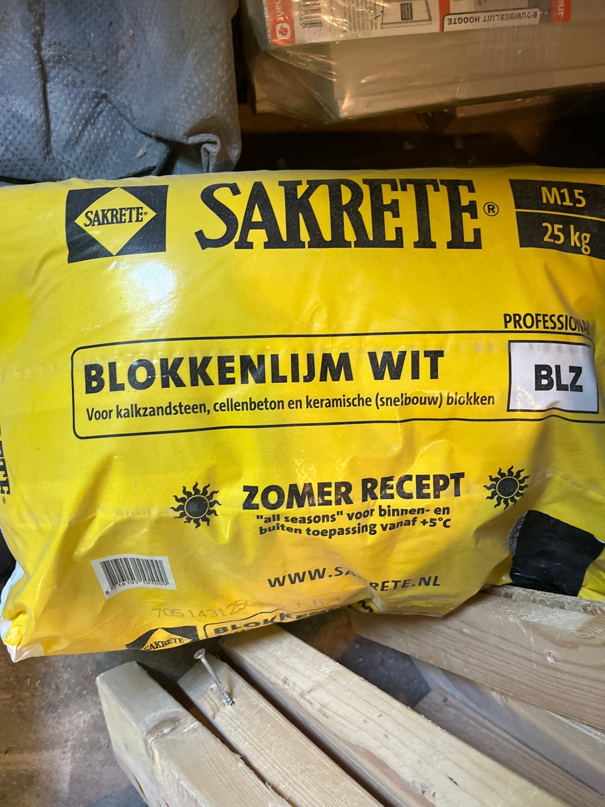 2 zakken Sakrete blokkenlijm wit (25 kg per zak), Doe-het-zelf en Verbouw, Ophalen, Nieuw
