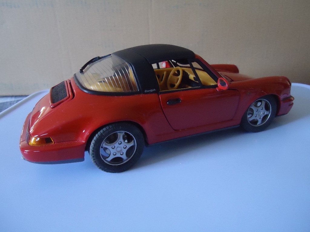 Porsche Ferrari Corvette 300SL  Jaguar E Type  en 1 Mark Two, Hobby en Vrije tijd, Modelauto's | 1:18, Verzenden, Zo goed als nieuw