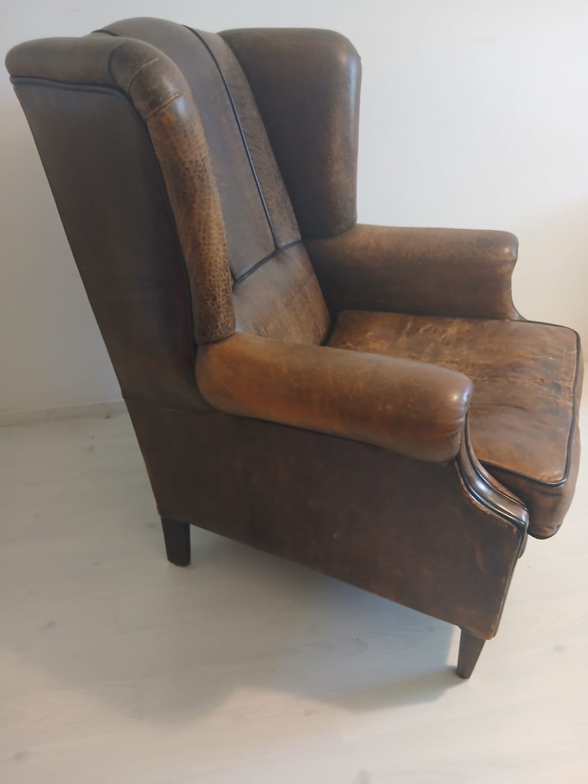 Vintage Schapenleren Fauteuil - Bruin Lederen Leunstoel, Ophalen, Gebruikt, Leer, 75 tot 100 cm