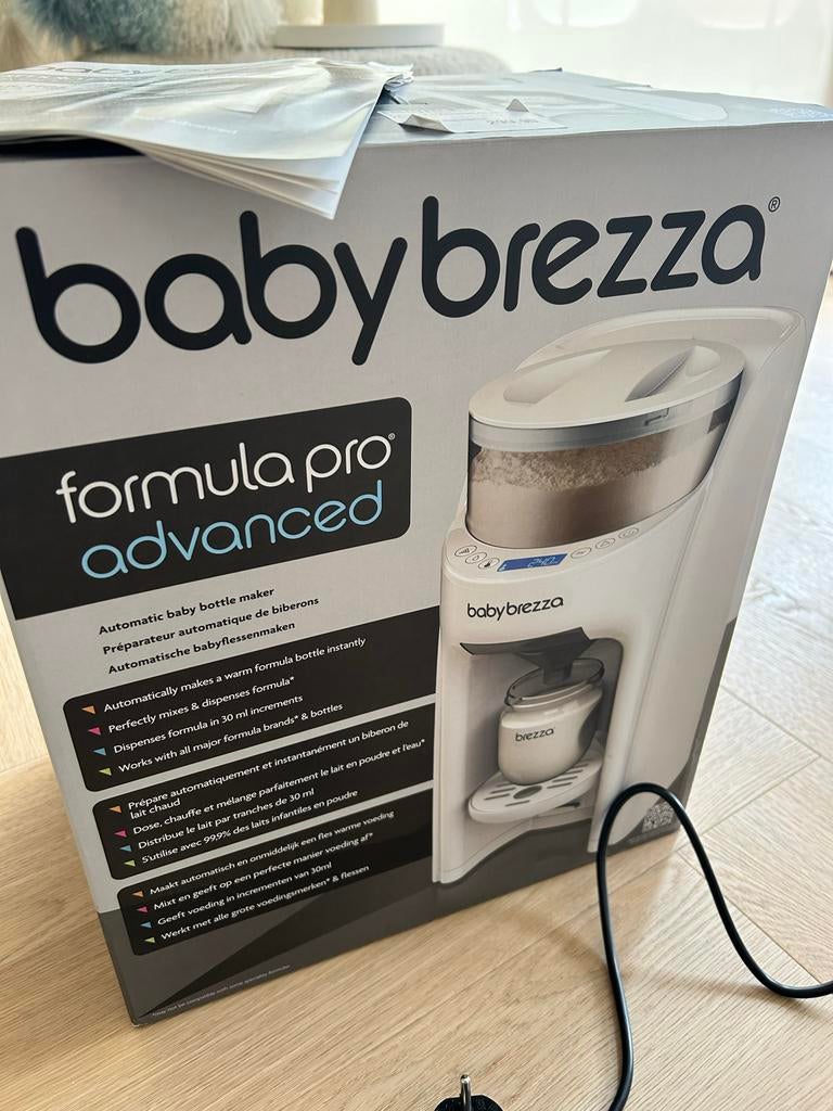 Nieuwe Baby Brezza Formula Pro Advanced Flessenmaker, Ophalen of Verzenden, Zo goed als nieuw, Flessen- of potjesverwarmer