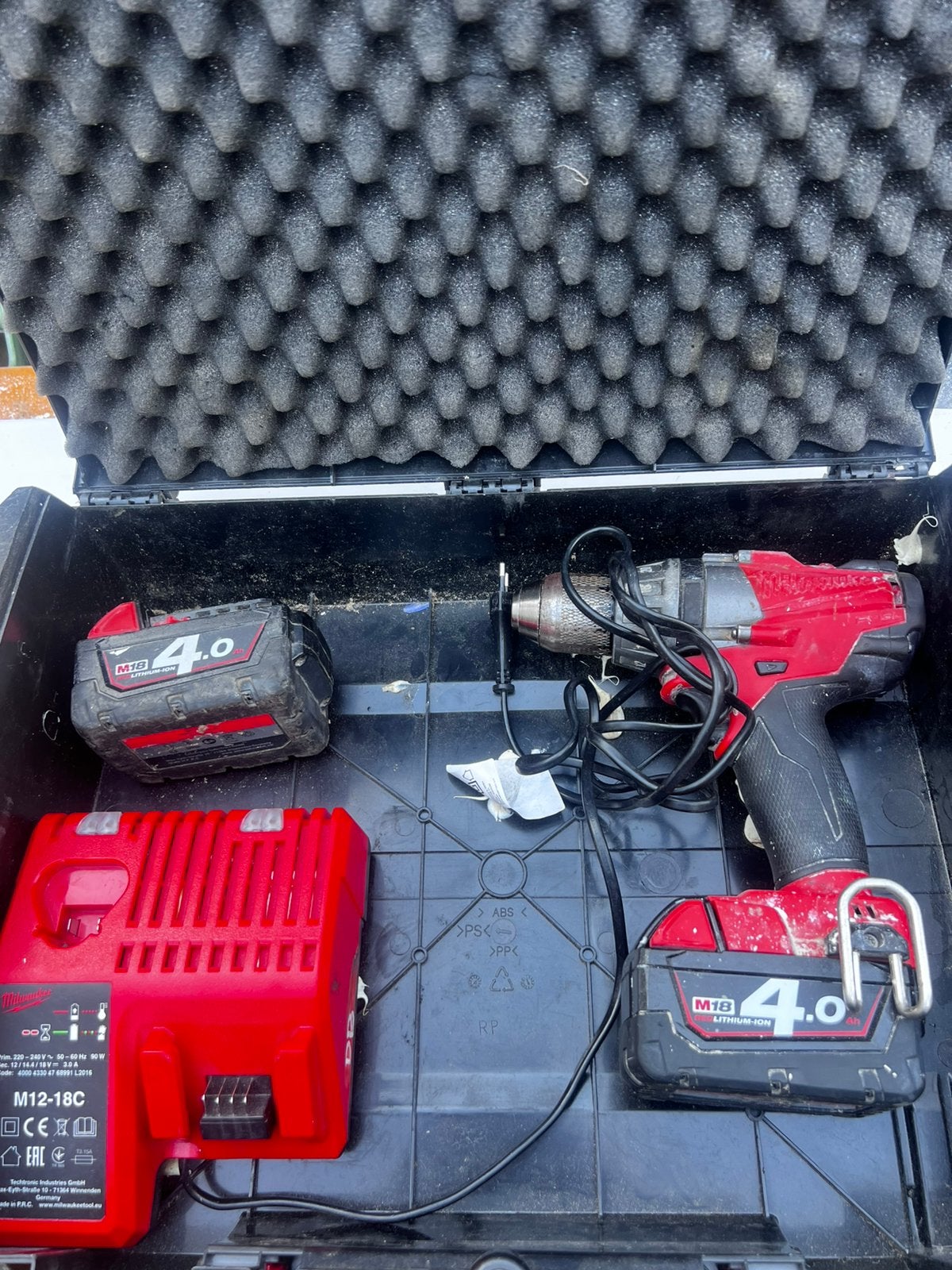 Milwaukee M18 set – 2x 4.0Ah accu + lader + koffer, Ophalen, Zo goed als nieuw, Boormachine