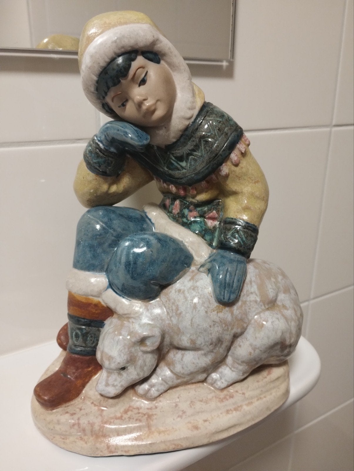 Pal in Gres eskimo jongen met ijsbeer pup, Ophalen of Verzenden