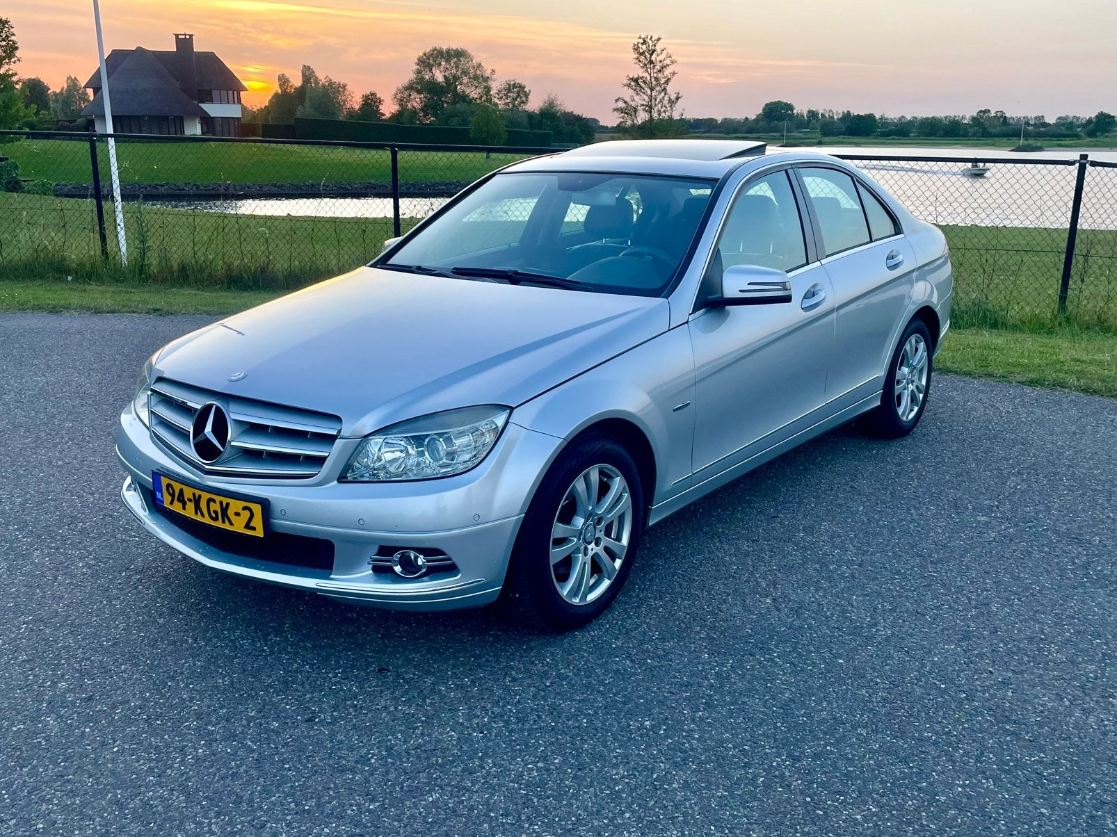 Mercedes-Benz C180, Automaat, Airco, Youngtimer, Automaat, 745 kg, Achterwielaandrijving, 1800 kg