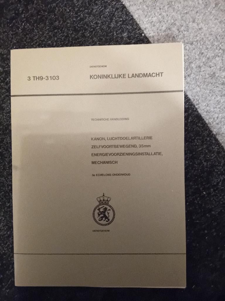 technische handboeken, Verzenden, Zo goed als nieuw, Landmacht, 1945 tot heden