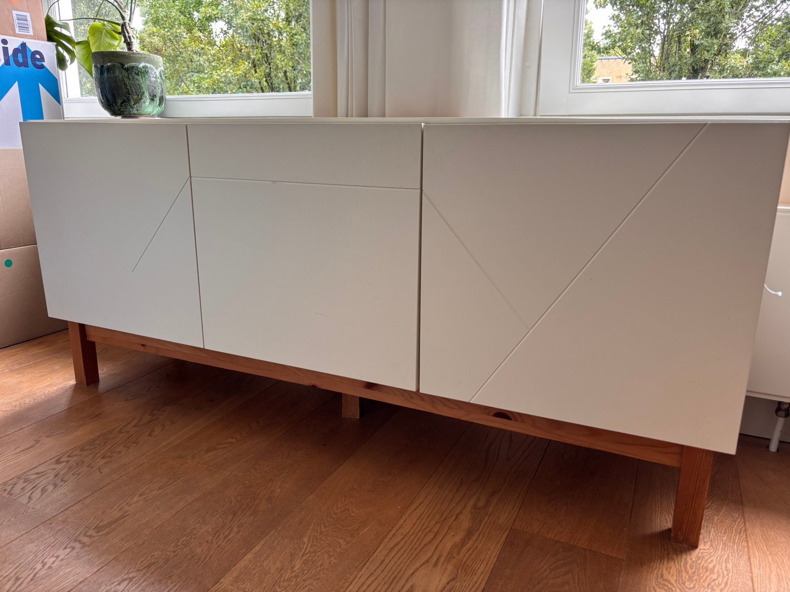 Wit dressoir met eikenhouten details (Wehkamp), Ophalen, Zo goed als nieuw, 25 tot 50 cm