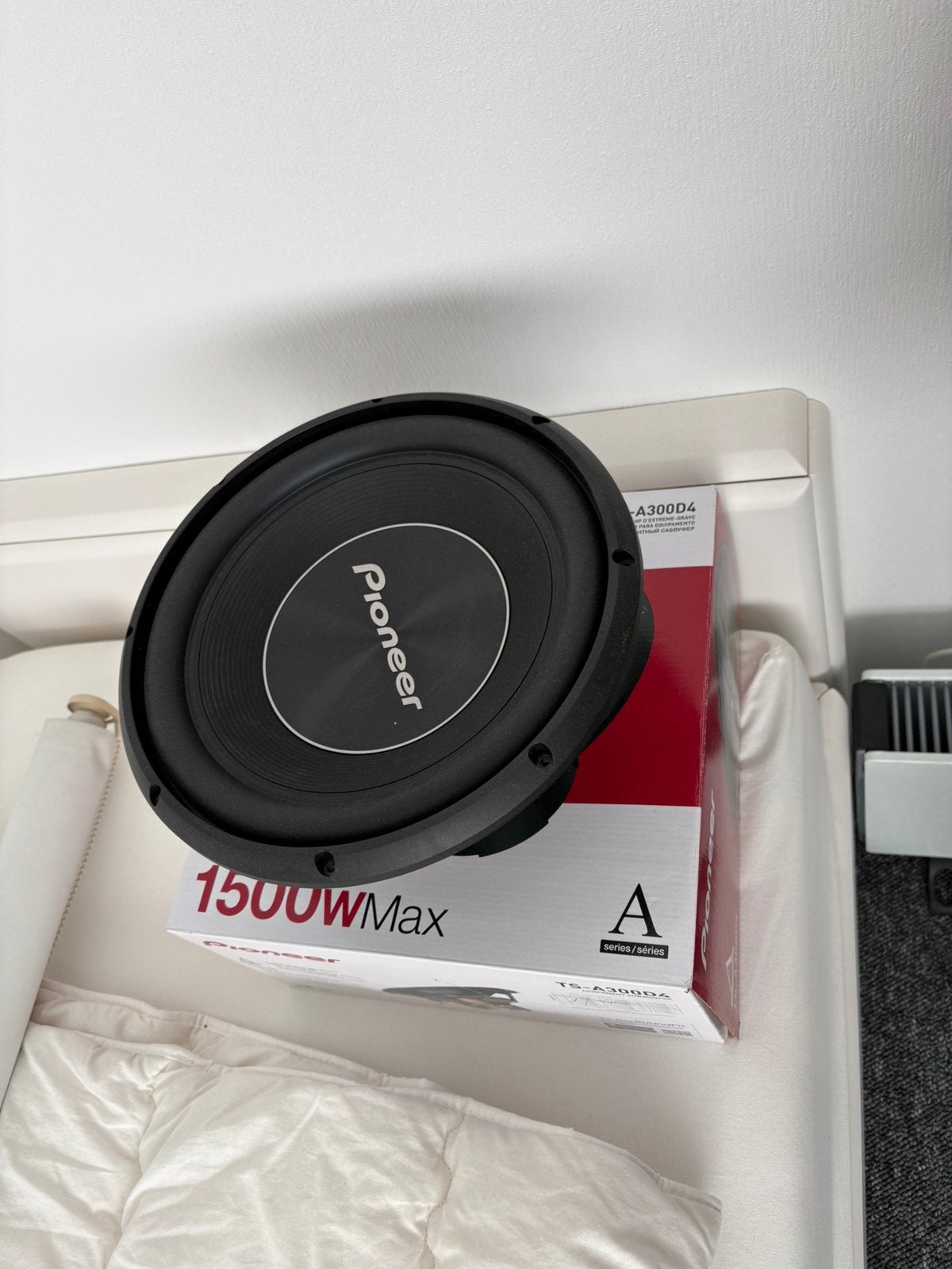 Pioneer subwoofer