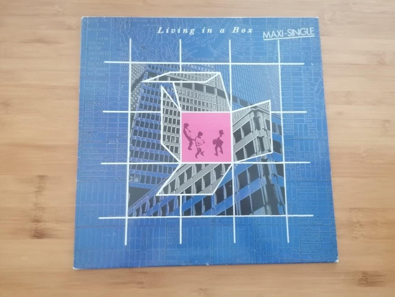 Living in a box - Living in a box, maxi single, Ophalen, Zo goed als nieuw, 12 inch, Pop