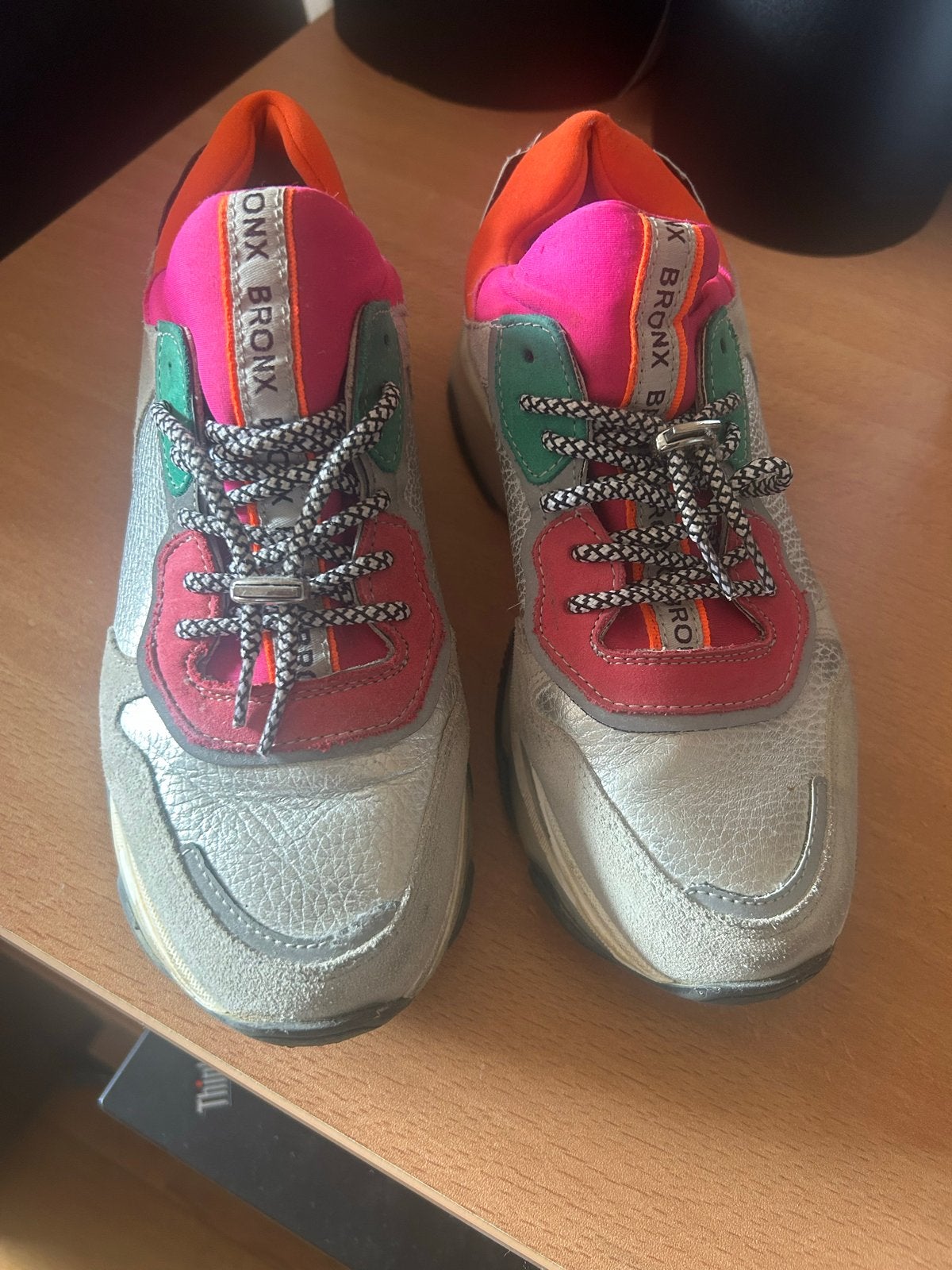 Bronx Sneakers maat 38 zo goed als nieuw, Ophalen of Verzenden, Gedragen, Overige kleuren, Sneakers of Gympen
