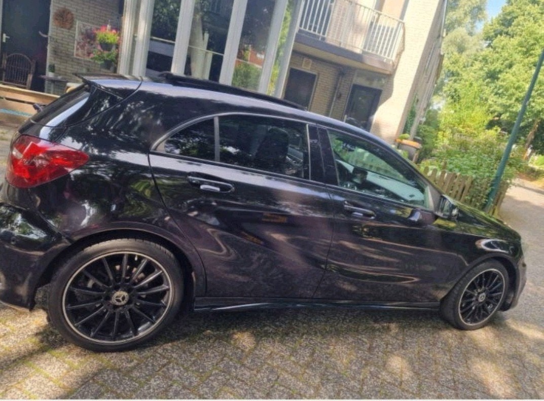 Mercedes-Benz A-Klasse A180 1.6 Blue Efficiency 2017 Zwart, Auto's, Voorwielaandrijving, 4 cilinders, 1595 cc, 1200 kg